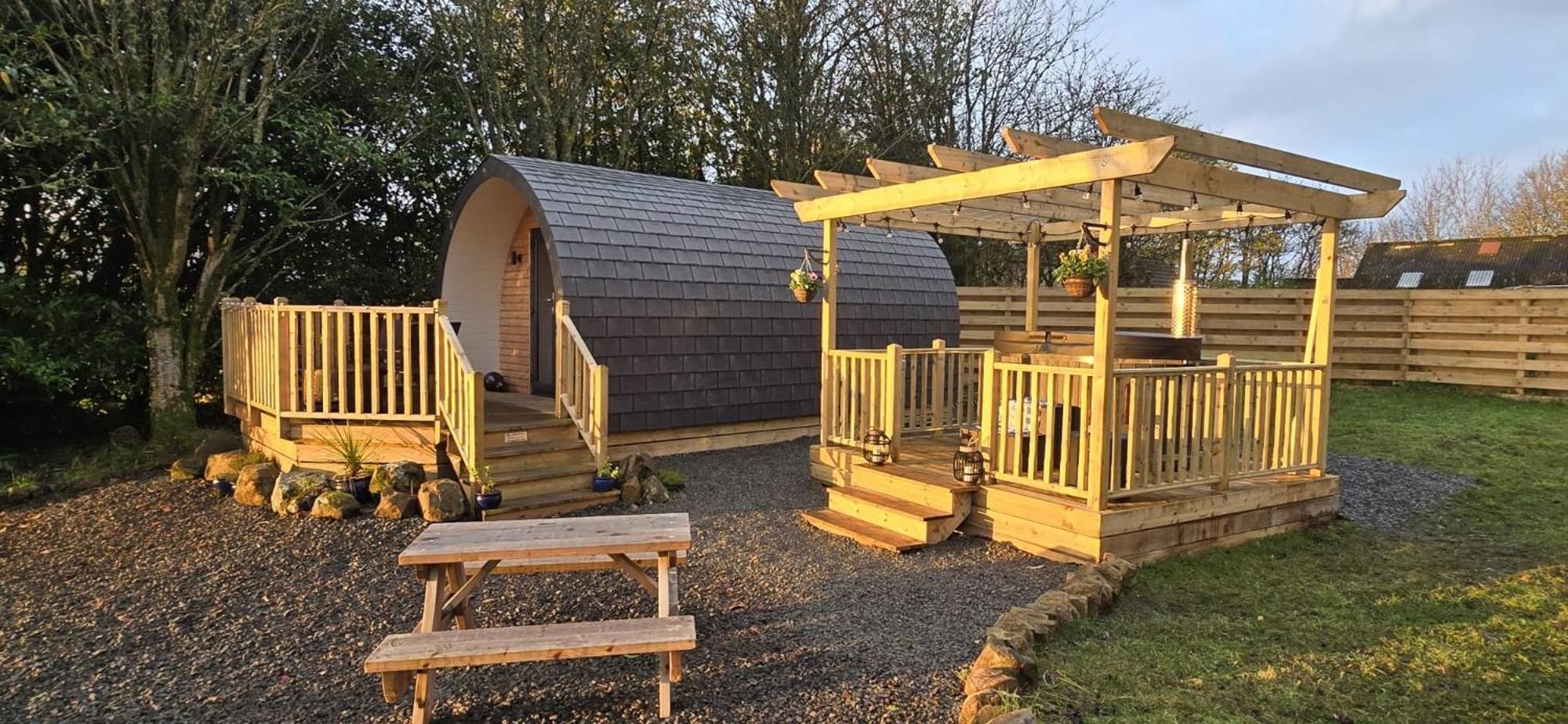 Campsie Luxury Pods With Hot Tub Hotell Glasgow Exteriör bild